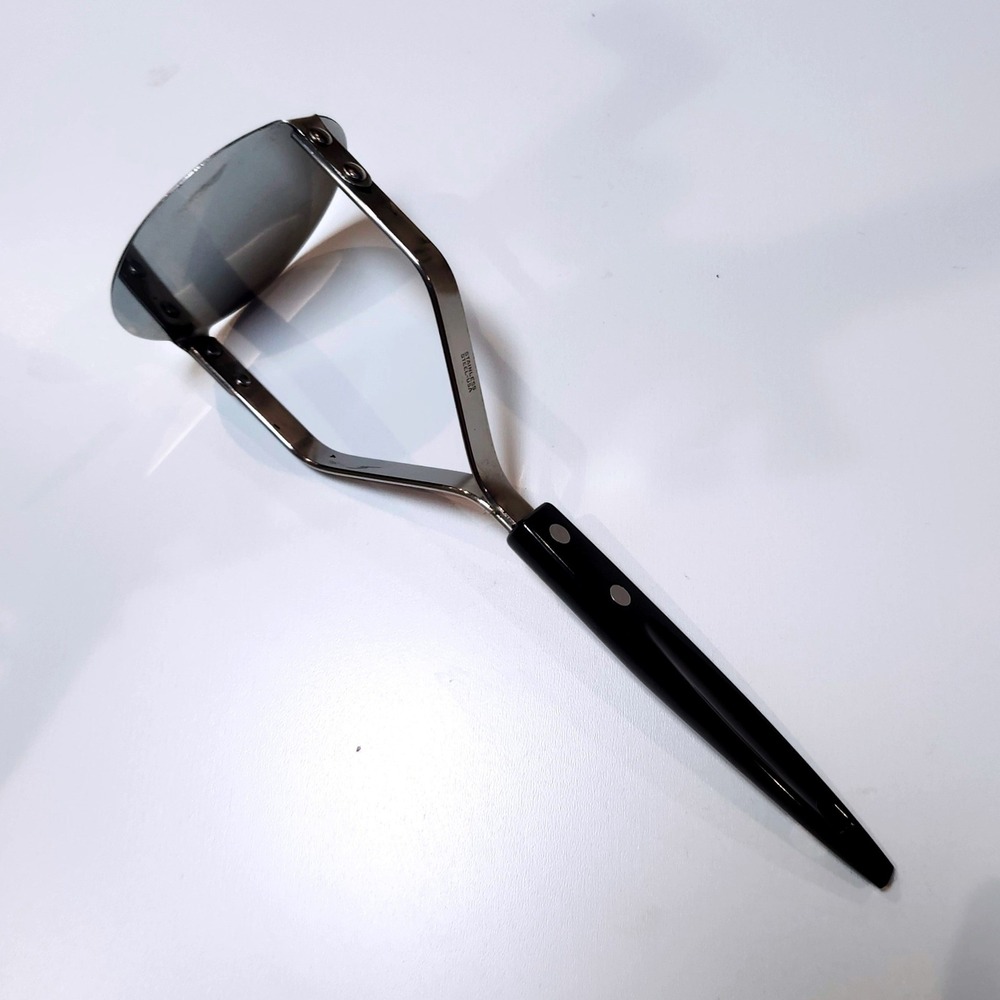 VTG Potato Masher Round Flat Mirror Plate Stainless Steel Made USA Black Handle